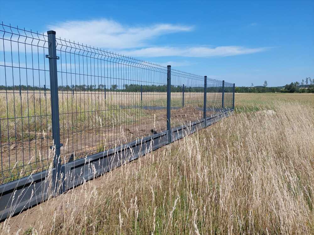 Podmurówka grafitowa montaż